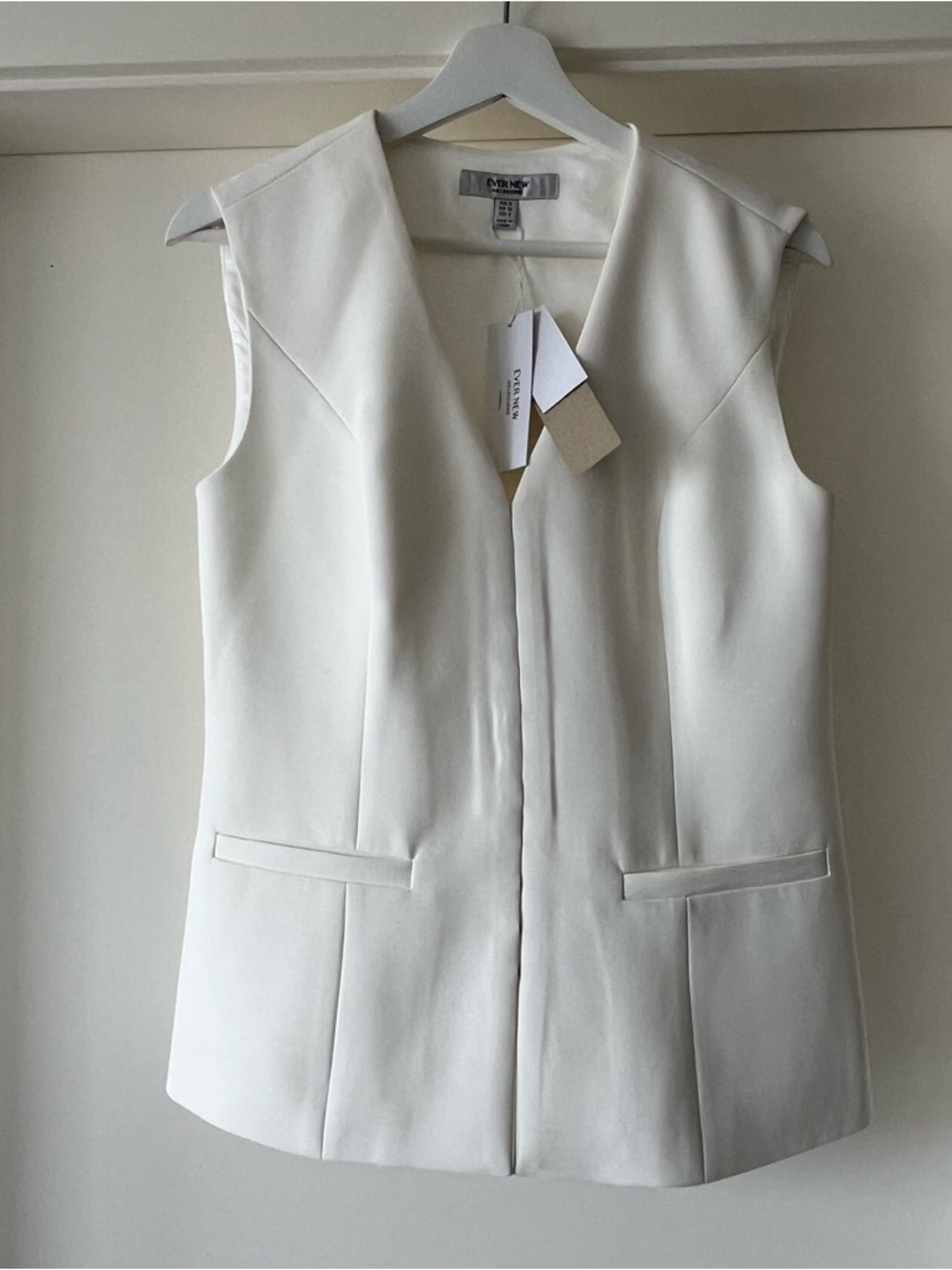 Evernew Australia Sleeveless White Tailored Waistcoat size 6 - WITH TAGS